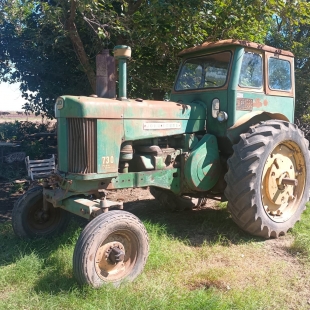 John Deere 730, embrague a palanca y toma de fuerza. 