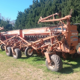 SEMBRADORA FERCAM DE 2 MODULOS DE 18 A 52 CON FERTILIZACION Y MONITOR. 