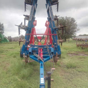CONTROLADOR DE MALEZAS AGROINDUSTRIAL DE 11 A 70 CM, COMPLETAMENTE HIDRAULICA, REJAS CEMENTADAS RECIENTEMENTE.