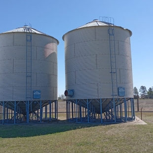 2 SILOS CONOS AEREOS 100 TT CADA UNO. VER EN INRRIVILLE. 