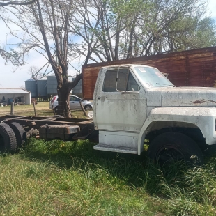 CAMION FORD 7.000 CON MOTOR P. 6.354 A PONER EN MARCHA. 
