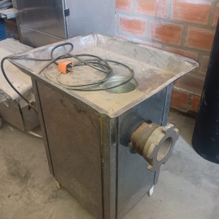 PICADORA DE CARNE TIPO INDUSTRIAL. 